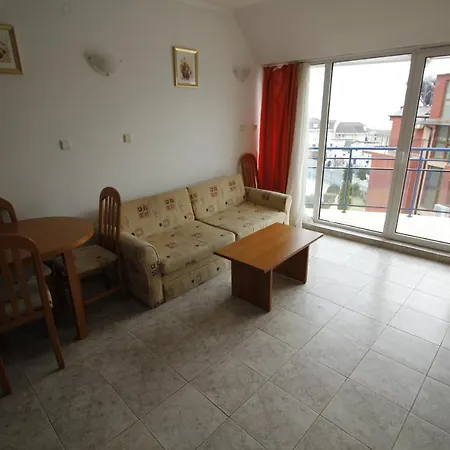 See View Apartament In Vega Village דירה